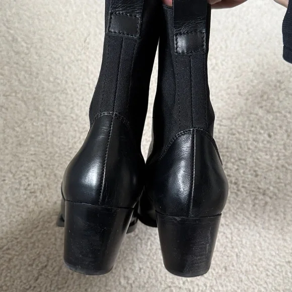 Everlane Wild Western Boot in Black 8 - Picture 7 of 11